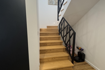 Ako obložiť schody drevom – jednoduchý návod pre domácich majstrov